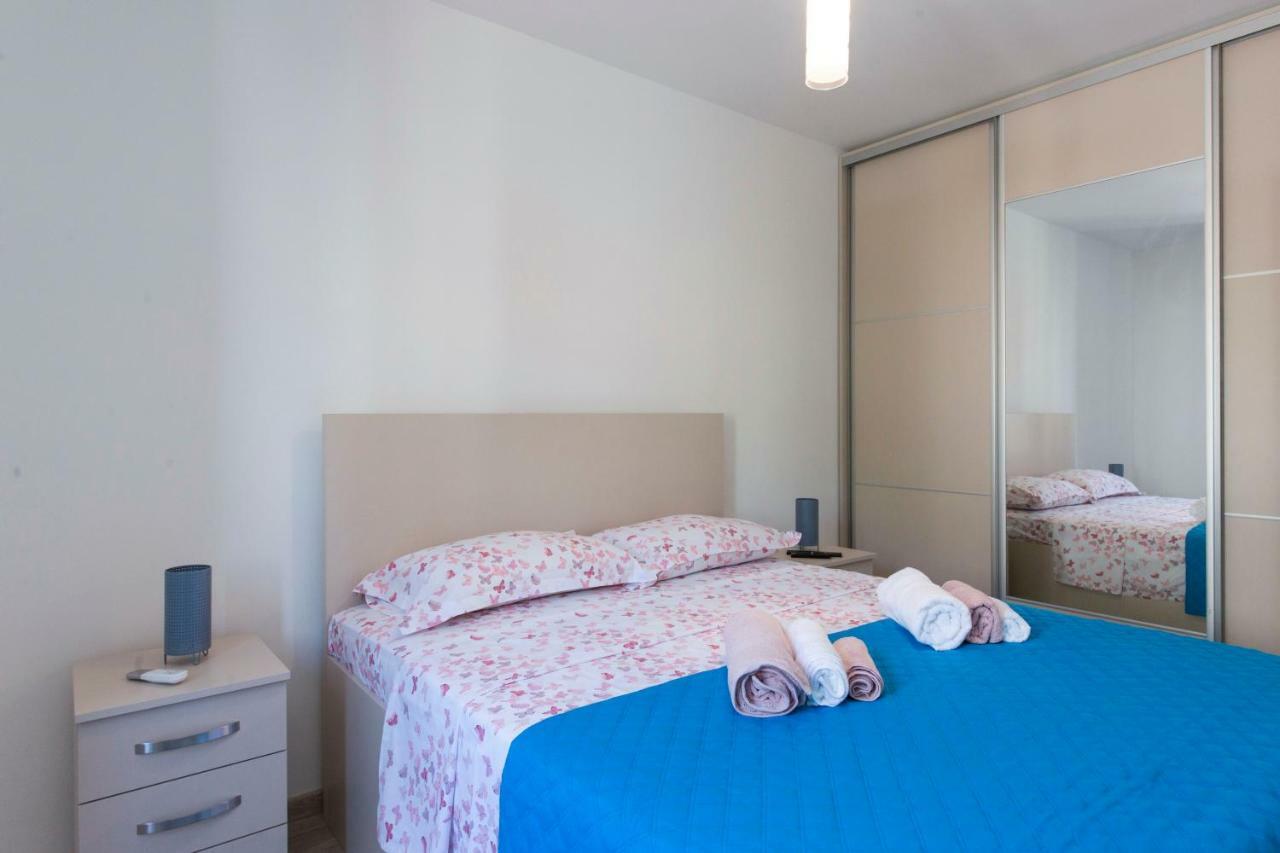 Apartment Medusa Risan Esterno foto