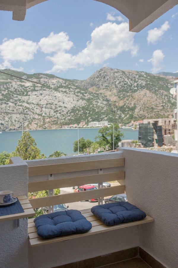 Apartment Medusa Risan Esterno foto