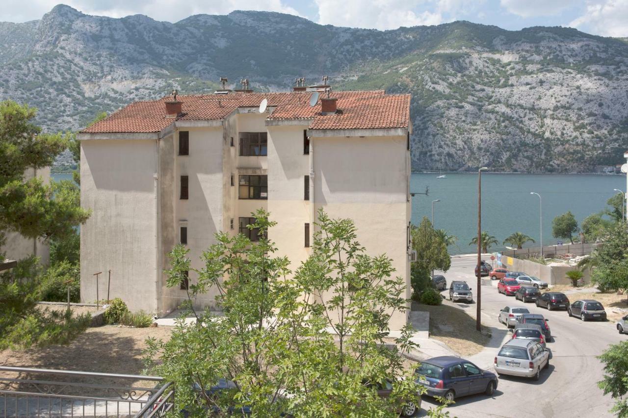 Apartment Medusa Risan Esterno foto