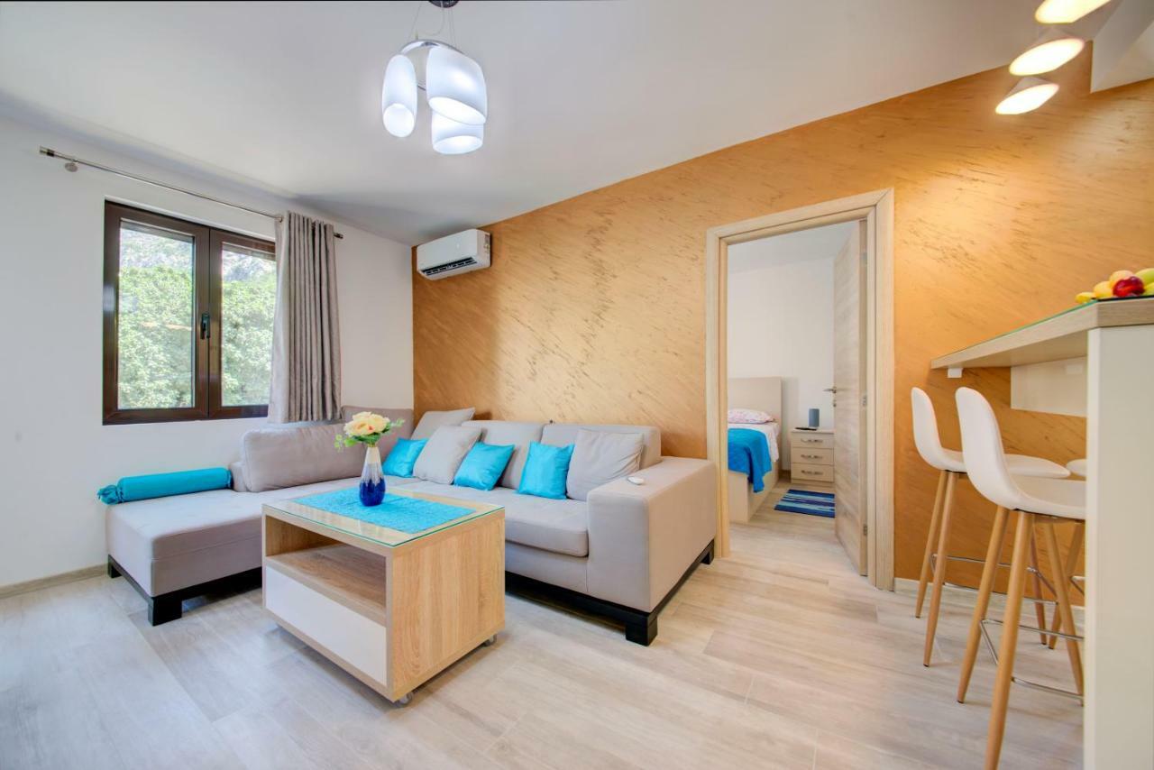 Apartment Medusa Risan Esterno foto